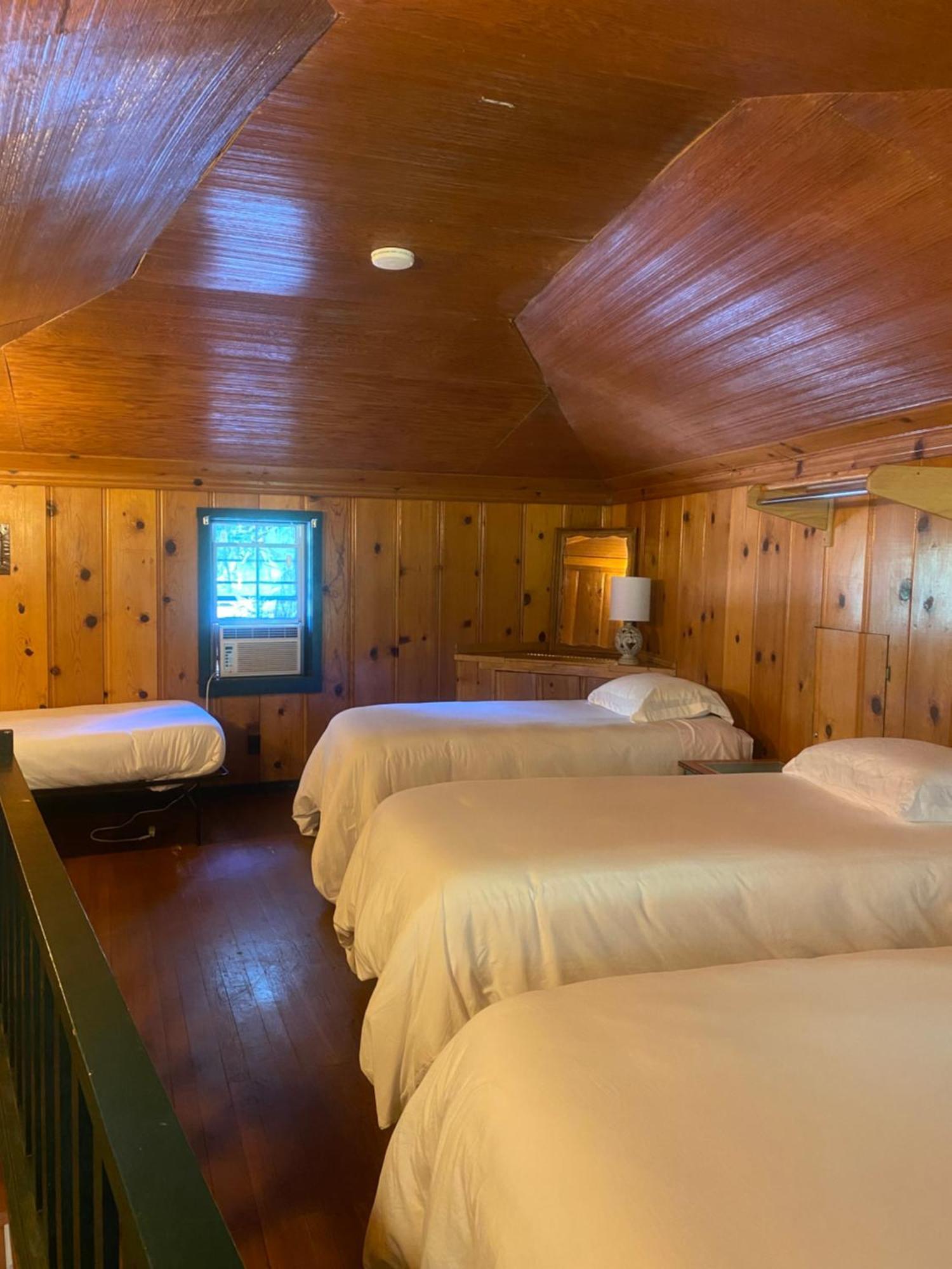 Seven Circles Lodge&Retreat Badger ภายนอก รูปภาพ